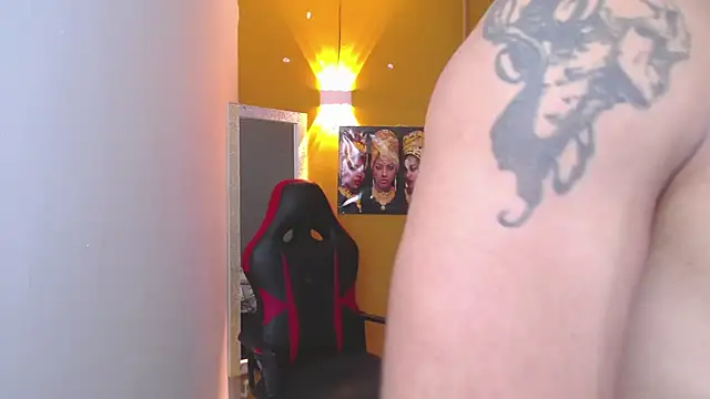 Snapshot of Demitryo chatting on February 5, 6:56 am Demitryo online show from February 5, 6:56 am