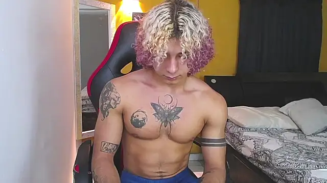 Snapshot of Demitryo chatting on February 11, 3:50 am Demitryo online show from February 11, 3:50 am