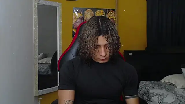 Snapshot of Demitryo chatting on February 19, 3:28 am Demitryo online show from February 19, 3:28 am