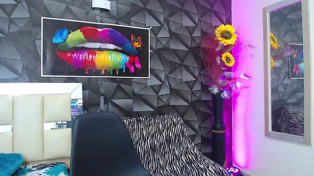 Snapshot of Demitryo chatting on March 5, 3:40 am Demitryo online show from March 5, 3:40 am