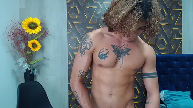 Snapshot of Demitryo chatting on March 19, 5:41 am Demitryo online show from March 19, 5:41 am