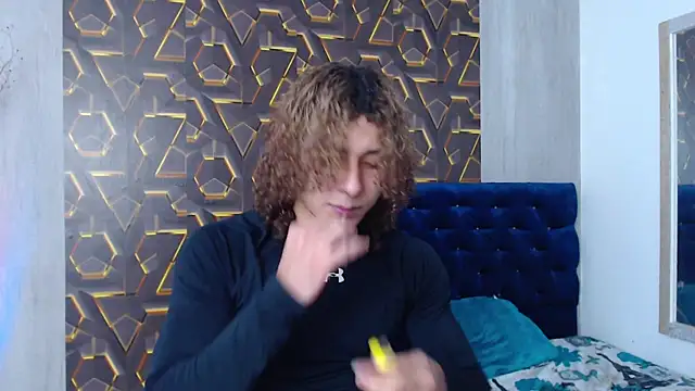 Snapshot of Demitryo chatting on March 20, 2:40 am Demitryo online show from March 20, 2:40 am