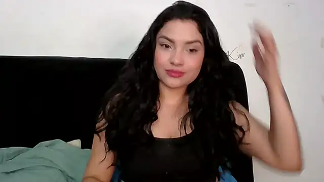 lolaa staars online show from October 8, 8:34 am