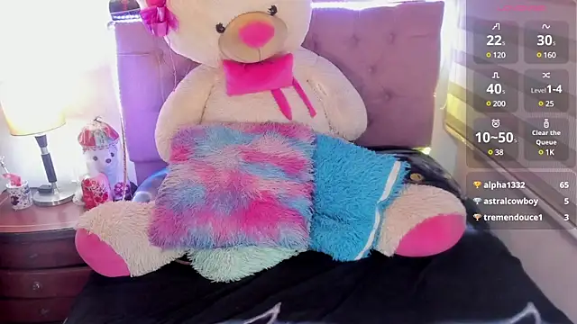  EmiRhodes online show from February 19, 2:01 am