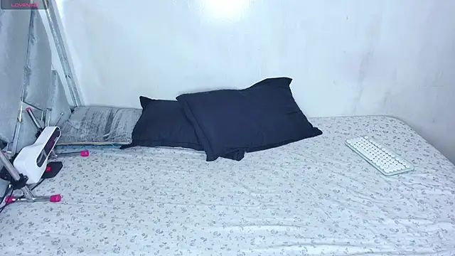 sean-pierre online show from April 10, 1:44 am