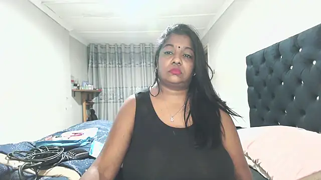 Indianmayaxoxo online show from May 8, 9:42 pm
