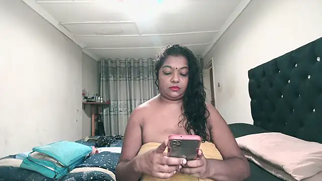 Indianmayaxoxo online show from May 25, 7:14 am