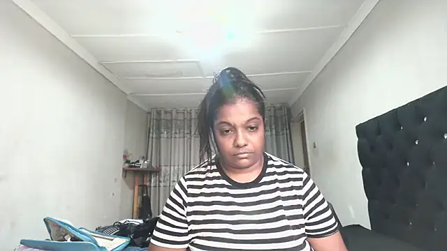 Indianmayaxoxo online show from May 26, 12:01 pm