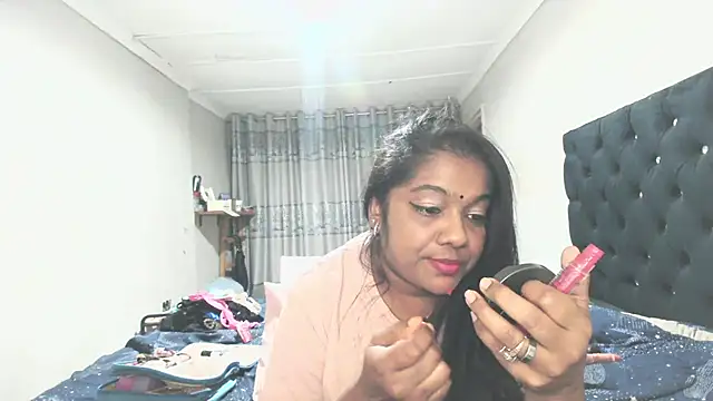 Indianmayaxoxo online show from June 8, 4:40 pm