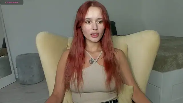 Snapshot of alicexforever chatting on February 19, 6:10 pm alicexforever online show from February 19, 6:10 pm