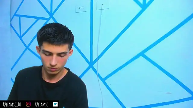 Snapshot of liam_scott77 chatting on October 4, 11:36 pm liam scott77 online show from October 4, 11:36 pm