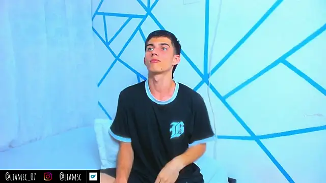 Snapshot of liam_scott77 chatting on October 6, 9:56 pm liam scott77 online show from October 6, 9:56 pm