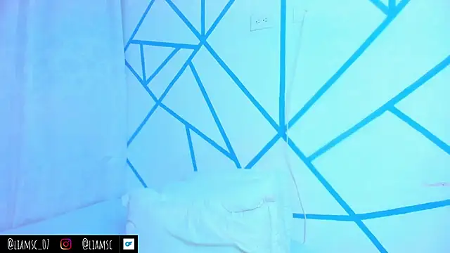 Snapshot of liam_scott77 chatting on October 24, 8:05 pm liam scott77 online show from October 24, 8:05 pm