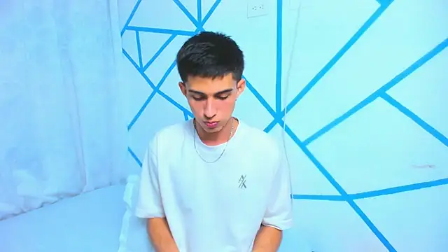 Snapshot of liam_scott77 chatting on November 2, 11:51 pm liam scott77 online show from November 2, 11:51 pm