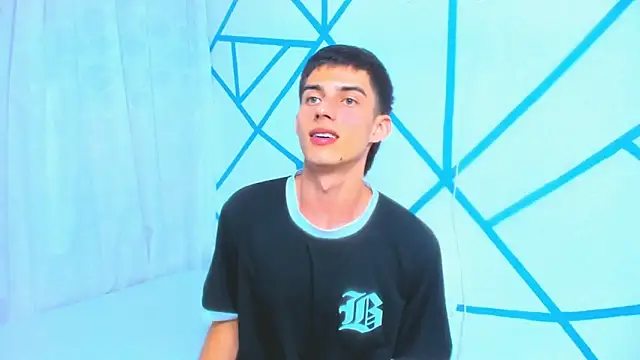 Snapshot of liam_scott77 chatting on November 3, 8:32 pm liam scott77 online show from November 3, 8:32 pm