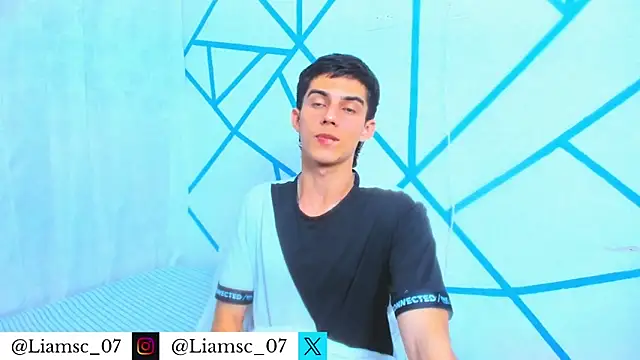 Snapshot of liam_scott77 chatting on November 19, 10:10 pm liam scott77 online show from November 19, 10:10 pm