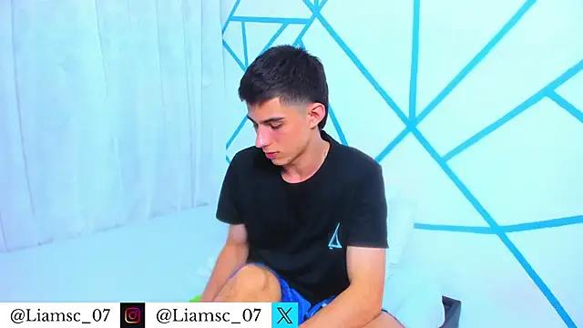 Snapshot of liam_scott77 chatting on November 27, 12:46 am liam scott77 online show from November 27, 12:46 am