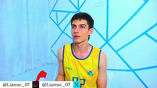 Snapshot of liam_scott77 chatting on December 13, 8:14 pm liam scott77 online show from December 13, 8:14 pm