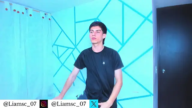 Snapshot of liam_scott77 chatting on February 27, 10:21 pm liam scott77 online show from February 27, 10:21 pm