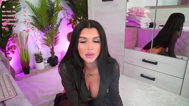 Snapshot of EmilyHudsson_1 chatting on March 12, 9:03 pm EmilyHudsson 1 online show from March 12, 9:03 pm