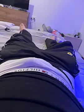 Snapshot of Goosebumps_21 chatting on December 15, 7:29 pm Goosebumps 21 online show from December 15, 7:29 pm