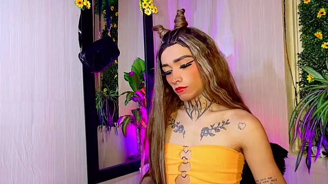 Snapshot of Micaela_Rangel chatting on October 9, 2:09 am Micaela Rangel online show from October 9, 2:09 am