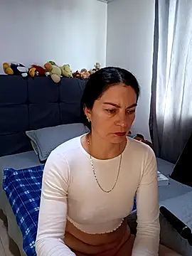 Snapshot of renata_hot1 chatting on April 4, 4:48 pm renata hot1 online show from April 4, 4:48 pm