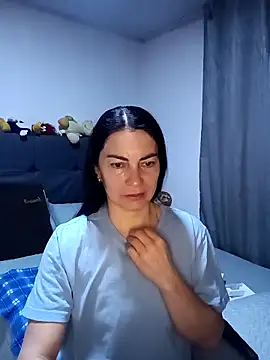 Snapshot of renata_hot1 chatting on April 16, 1:28 am renata hot1 online show from April 16, 1:28 am