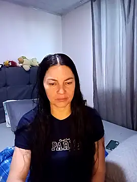Snapshot of renata_hot1 chatting on April 24, 10:23 pm renata hot1 online show from April 24, 10:23 pm