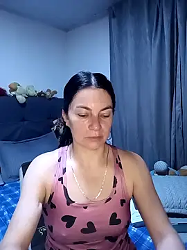 Snapshot of renata_hot1 chatting on May 2, 1:10 am renata hot1 online show from May 2, 1:10 am