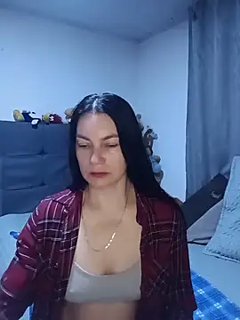 Snapshot of renata_hot1 chatting on May 17, 1:03 am renata hot1 online show from May 17, 1:03 am