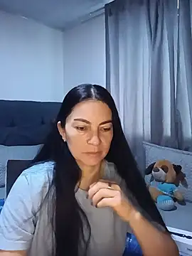 Snapshot of renata_hot1 chatting on June 9, 10:10 pm renata hot1 online show from June 9, 10:10 pm