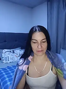 Snapshot of renata_hot1 chatting on June 11, 2:53 am renata hot1 online show from June 11, 2:53 am