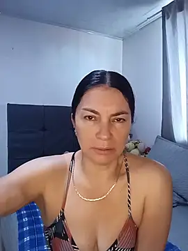Snapshot of renata_hot1 chatting on June 19, 6:45 pm renata hot1 online show from June 19, 6:45 pm