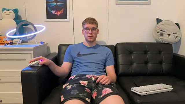 BlueEyedTallGuy94 online show from December 20, 3:03 am