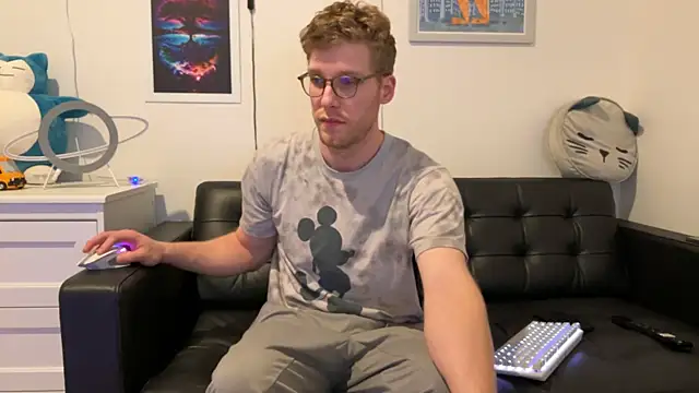 BlueEyedTallGuy94 online show from December 30, 7:04 am