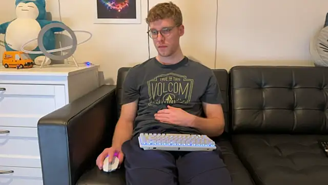 BlueEyedTallGuy94 online show from January 10, 4:22 am