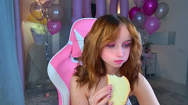 b4by LoL1 online show from November 22, 12:59 pm