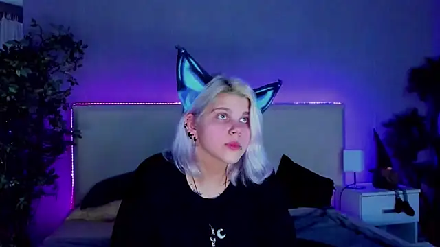 JoannLowe online show from December 22, 2:06 am