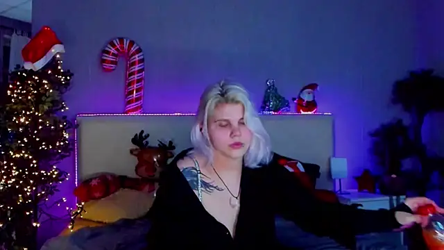 JoannLowe online show from December 24, 8:16 pm