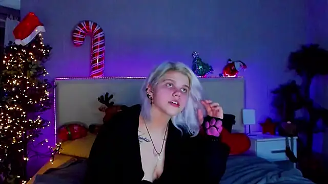 JoannLowe online show from December 25, 2:25 am