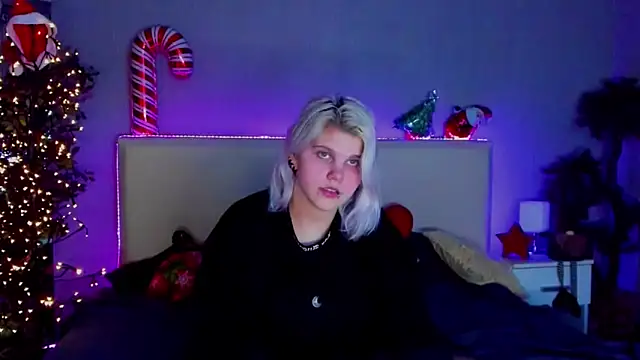 JoannLowe online show from December 30, 8:58 pm