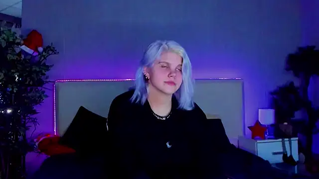 JoannLowe online show from January 4, 8:59 pm