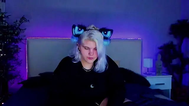 JoannLowe online show from January 13, 12:09 am