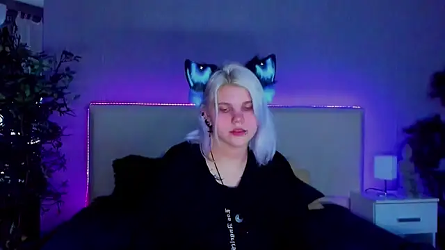 JoannLowe online show from January 19, 8:41 pm