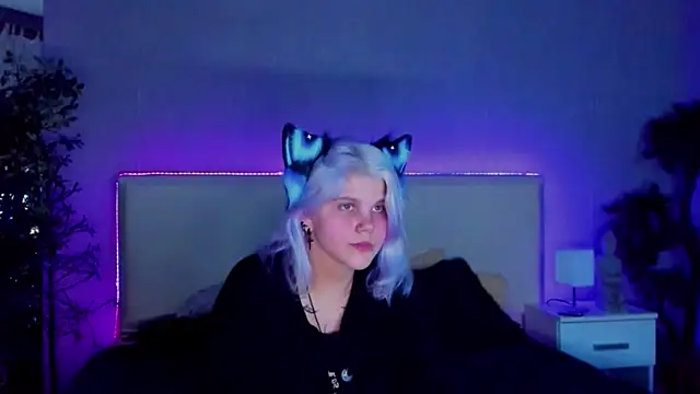 JoannLowe online show from January 29, 9:17 pm