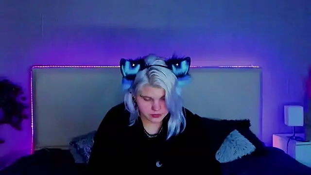 JoannLowe online show from February 11, 12:17 am