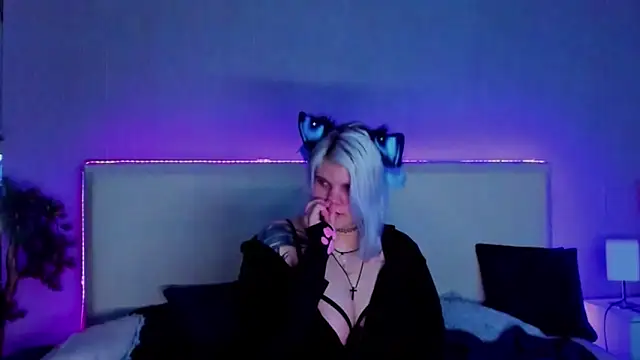 JoannLowe online show from February 24, 12:20 am