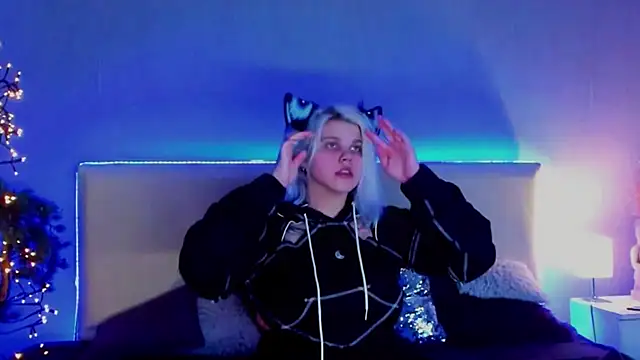 JoannLowe online show from March 5, 7:17 pm