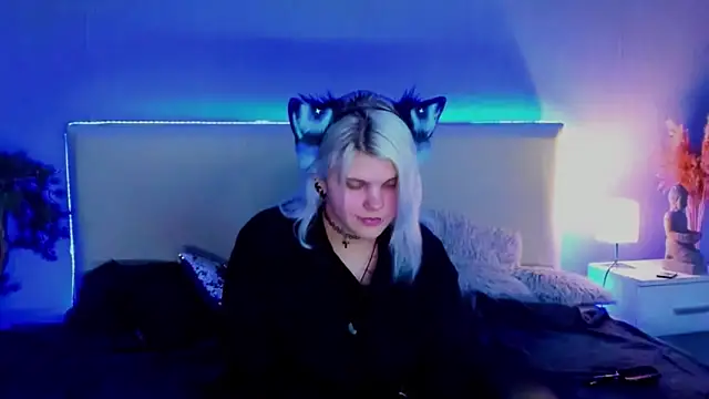 JoannLowe online show from March 9, 3:01 am